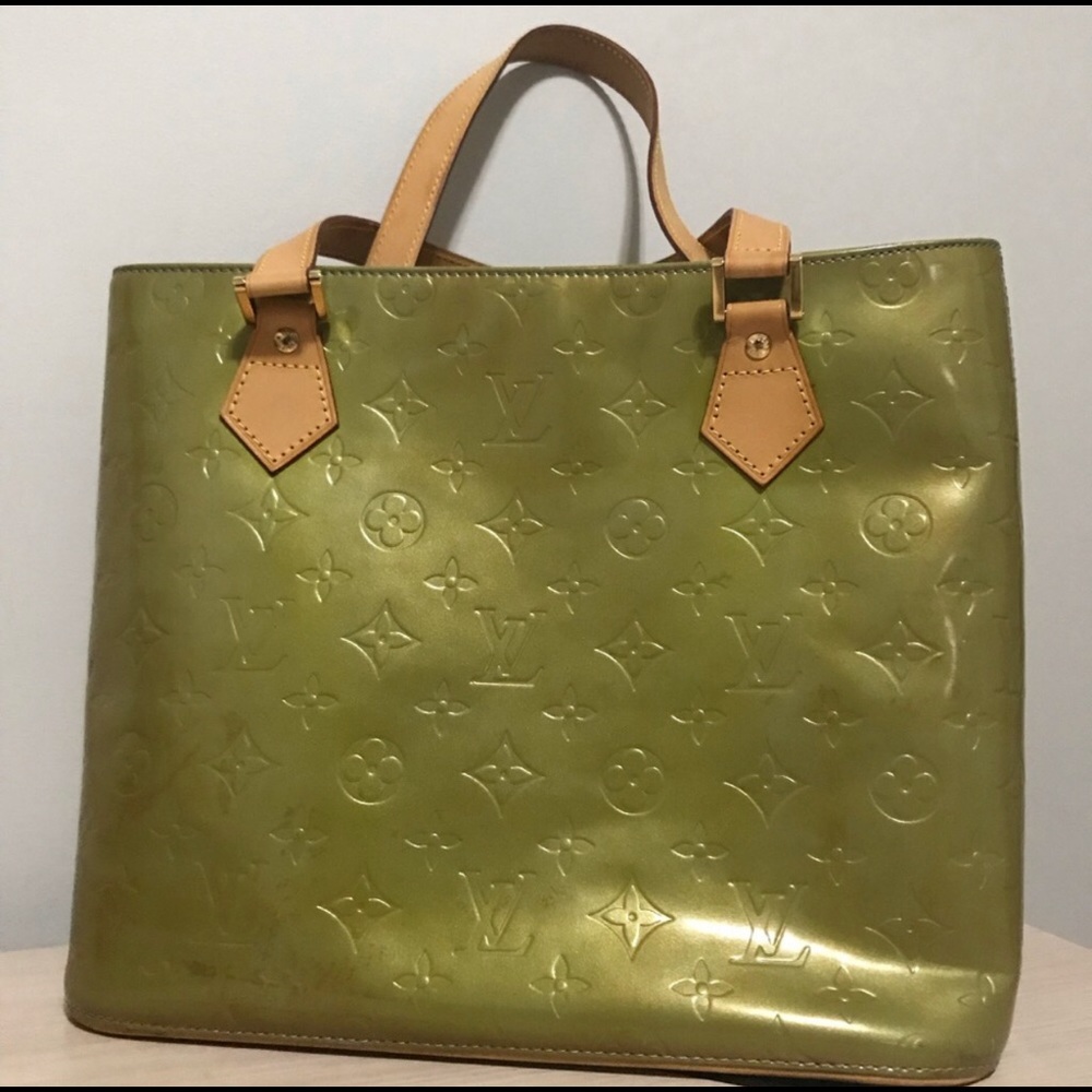 SEND me an offer
LV Vernis tote🌹Made in France